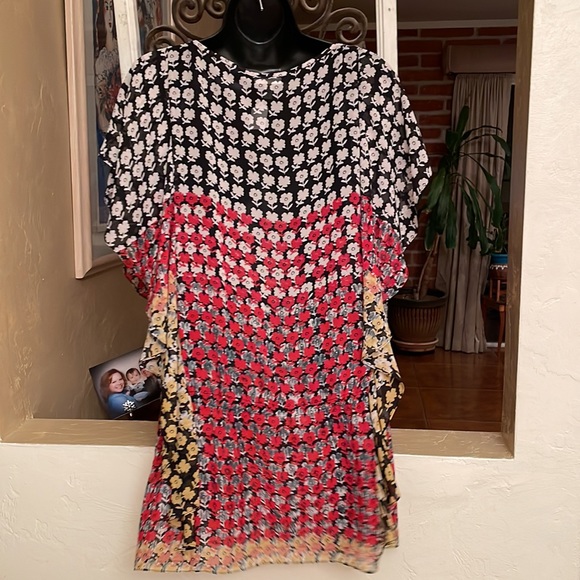 DKNYC Woman’s Sheet Flowered Tunic Size Small - Picture 5 of 10